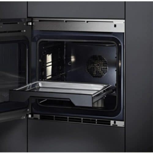 Bên trong của lò nướng âm tủ Hafele Gaggenau 539.66.121