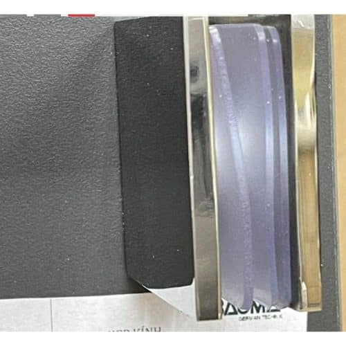 Ảnh thực tế kẹp kính tường 90 độ Bauma 981.77.963