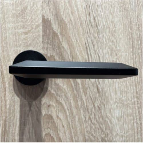 Ảnh thực tế tay nắm gạt có nắp che H3 Hafele 901.78.282