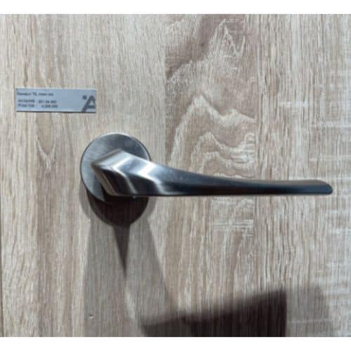 Ảnh thực tế tay nắm gạt có nắp che T6 Hafele 901.99.582