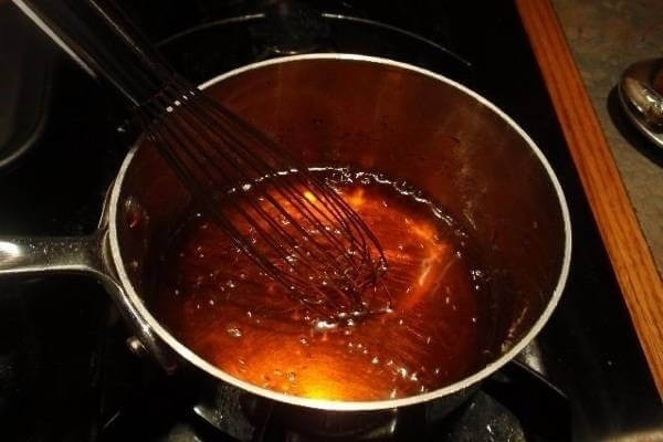 Chế biến nước đường làm caramen