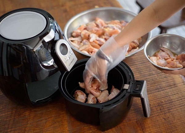 cánh gà nướng bằng nồi chiên không dầu