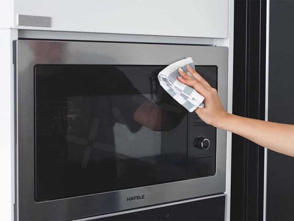 Cách sử dụng lò vi sóng Häfele 3 Vệ sinh và bảo quản lò vi sóng Häfele như thế nào?