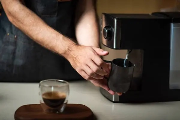 máy pha cafe Häfele dễ dàng thao tác