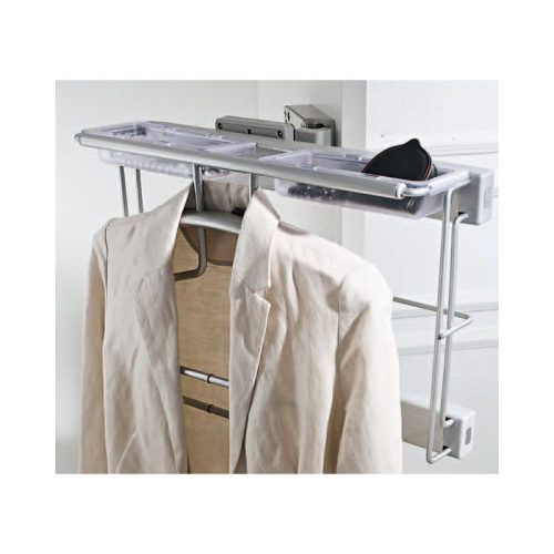 Ảnh thực tế của khung kéo có giá treo áo vest Hafele 805.79.030