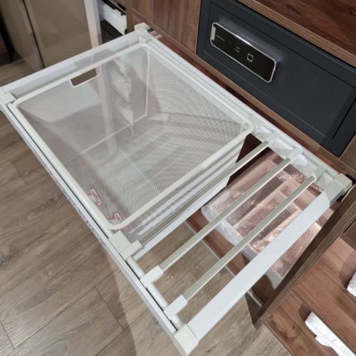 Giá treo quần kèm giỏ 800mm Hafele 807.95.831