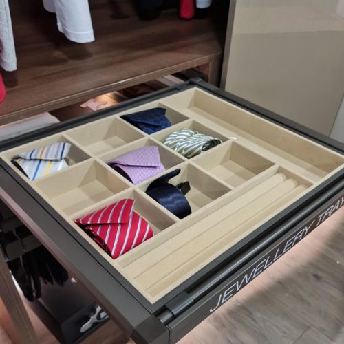 Khay đựng trang sức 800mm Hafele 807.95.103